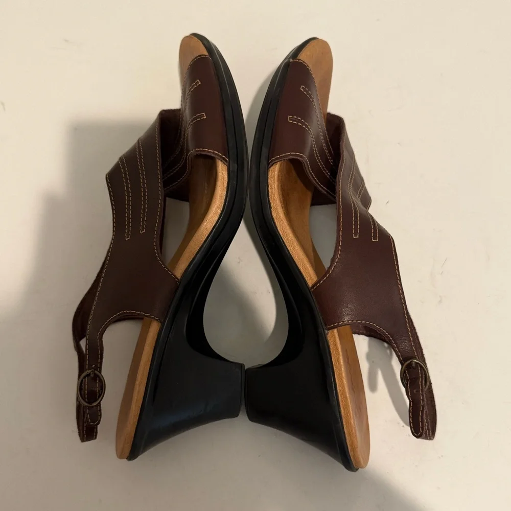 CLARKS Slingback Criss Cross Strap Dress Sandals Brown Leather Peep Toe Size 10